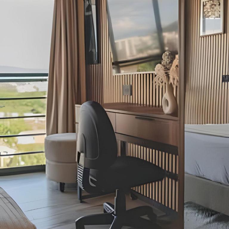 Epic Suite 501 Deluxe Airport - Suite - 17