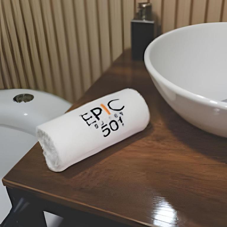 Epic Suite 501 Deluxe Airport - Suite - 22