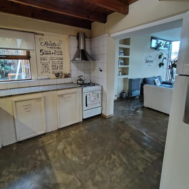 Rosas de Gloria - Three-Bedroom House - 5