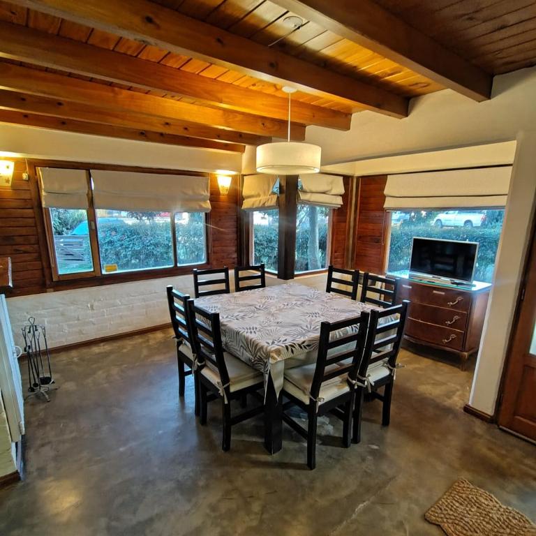 Rosas de Gloria - Three-Bedroom House - 10