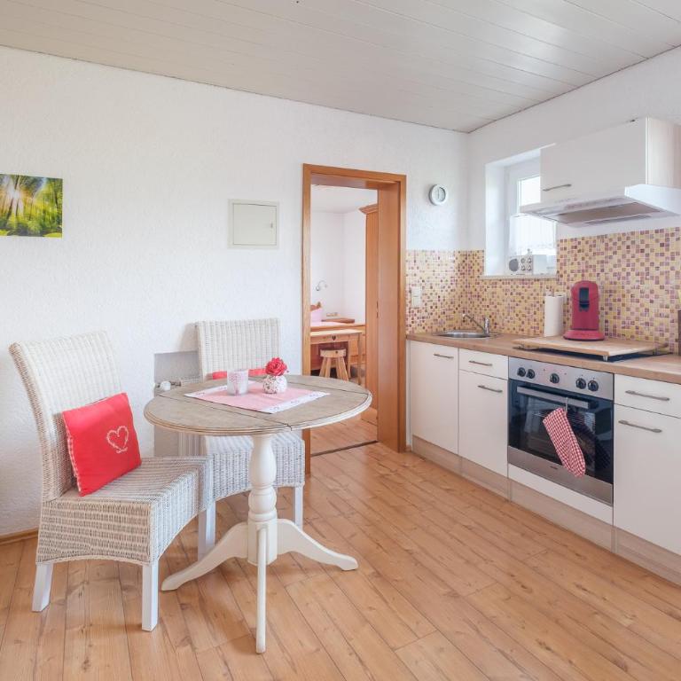 Alpenflora Ferienwohnungen - Apartment mit 1 Schlafzimmer - 2