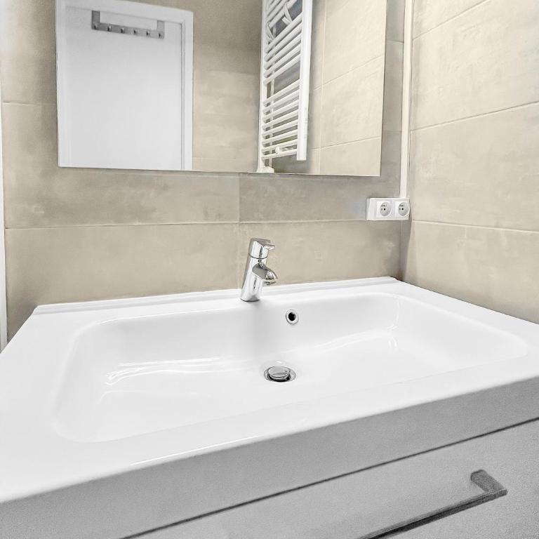 Balcon vue mer, lumineux et parking privé - Apartamento de 1 dormitorio - 24