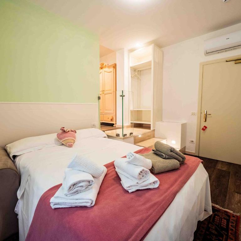 Hotel Serenella - Camera Familiare senza Balcone - 3