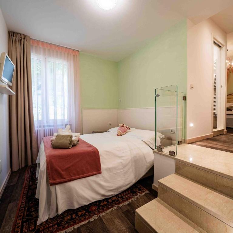 Hotel Serenella - Camera Familiare senza Balcone - 4