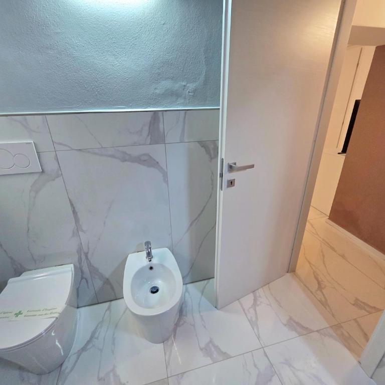 Affittacamere Guest House Girò - Camera Matrimoniale con Bagno Privato - 10