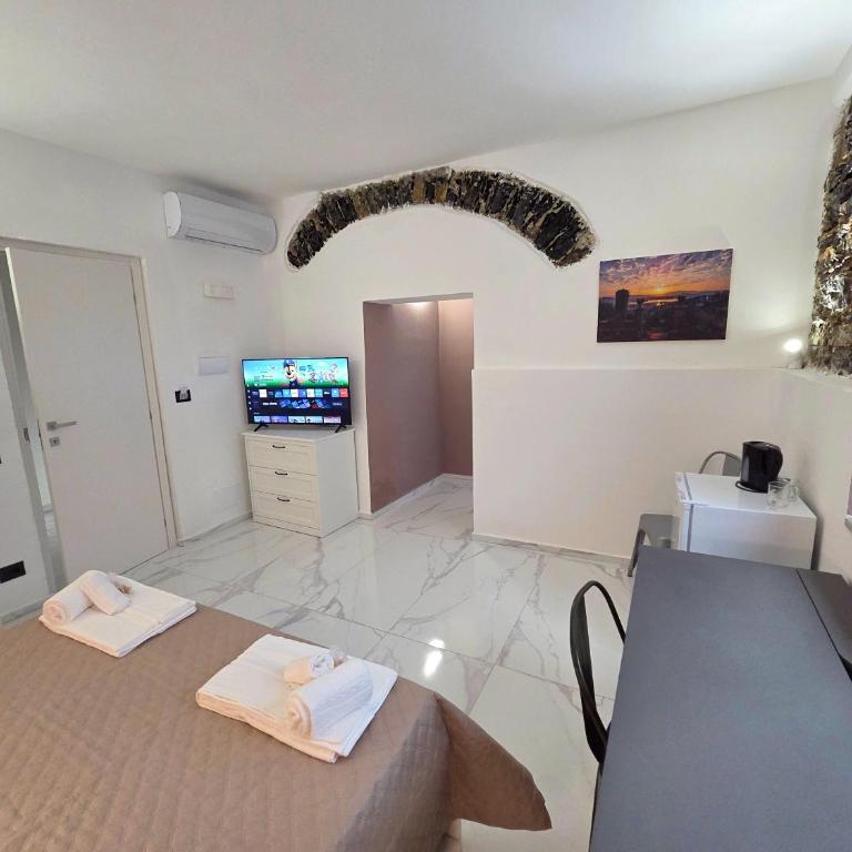 Affittacamere Guest House Girò - Camera Matrimoniale con Bagno Privato - 9