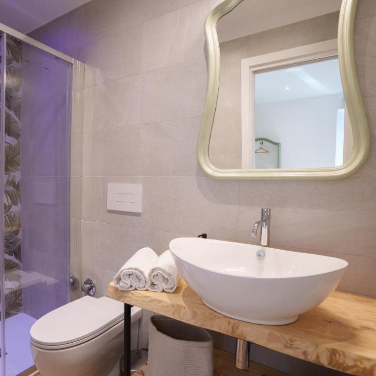 Castle Suite Borgo - Camera Tripla con Bagno Privato - 10