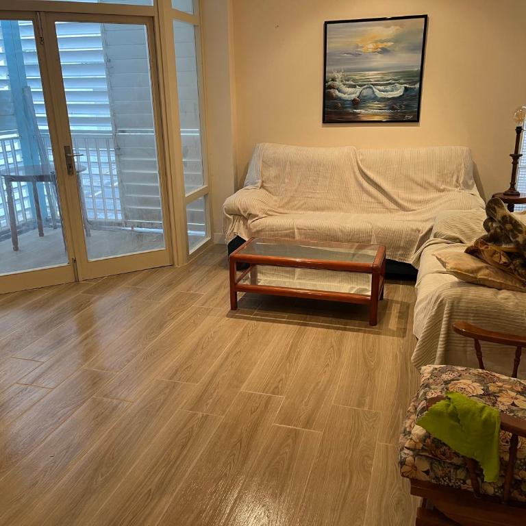 Piso con parking en el centro a 2 minutos de la playa - Apartamento de 3 dormitorios - 6
