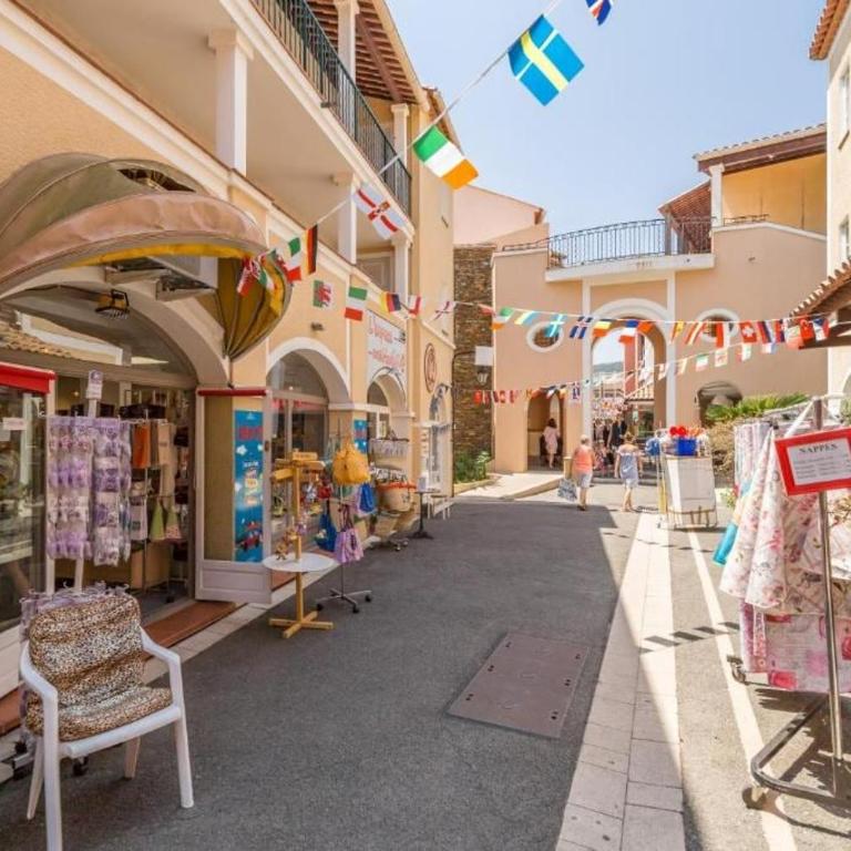 T2 Saint-Raphaël, Cap Esterel village, vue mer, rez de jardin - Apartment mit 1 Schlafzimmer - 4