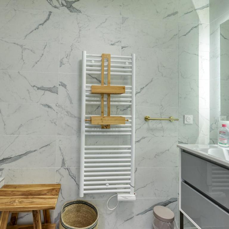 Les Lumières du Cinquième , 2 chambres , clim , wifi , Cap3000 à pied , parking - Appartement 2 Chambres - 19
