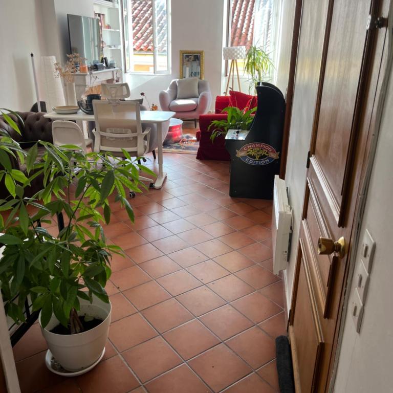 Appartement Cours Julien Proche de la Gare de Marseille Saint Charles Centre Ville - Apartment mit 2 Schlafzimmern - 2