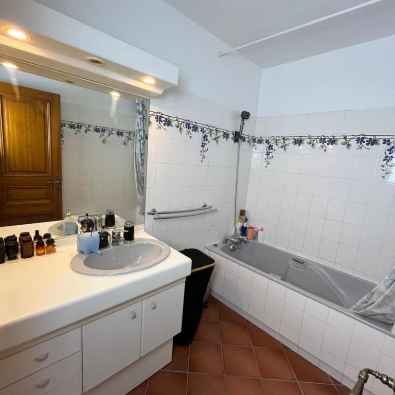 Appartement Cours Julien Proche de la Gare de Marseille Saint Charles Centre Ville - Apartment mit 2 Schlafzimmern - 17