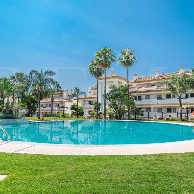 Apartment with terrace, pool and padel access REMS - Apartamento de 1 dormitorio - 1
