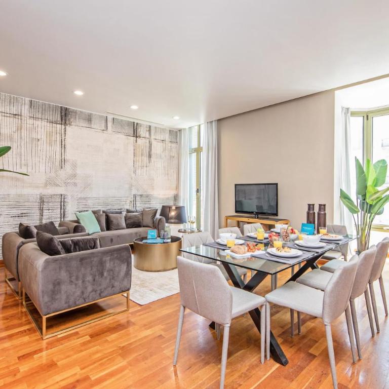 Plaza Catalunya - Three-Bedroom Apartment - 2