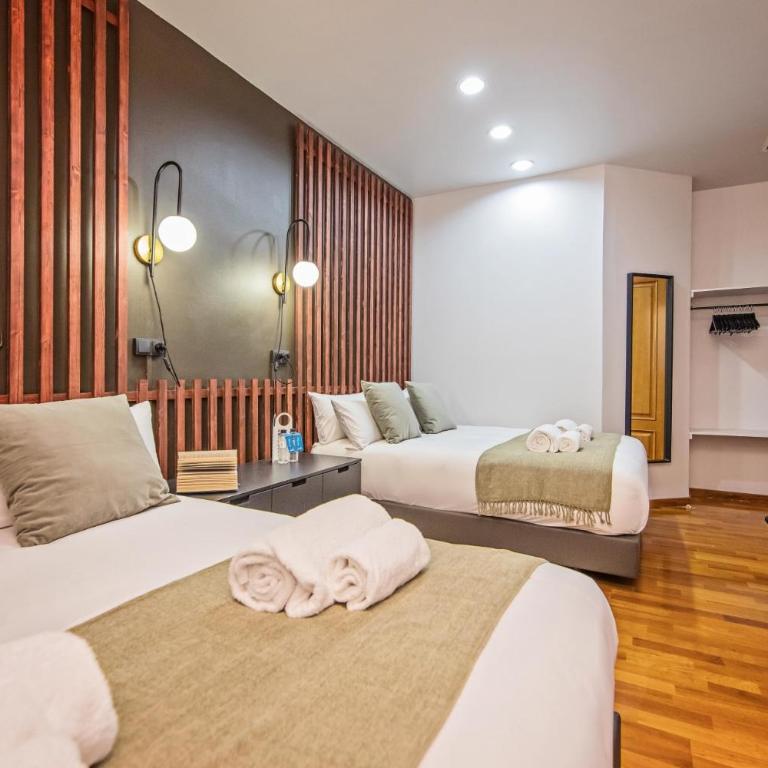 Plaza Catalunya - Three-Bedroom Apartment - 12