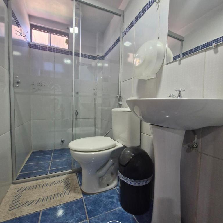 SV Apart Hotel - Habitación Familiar con baño privado - 2
