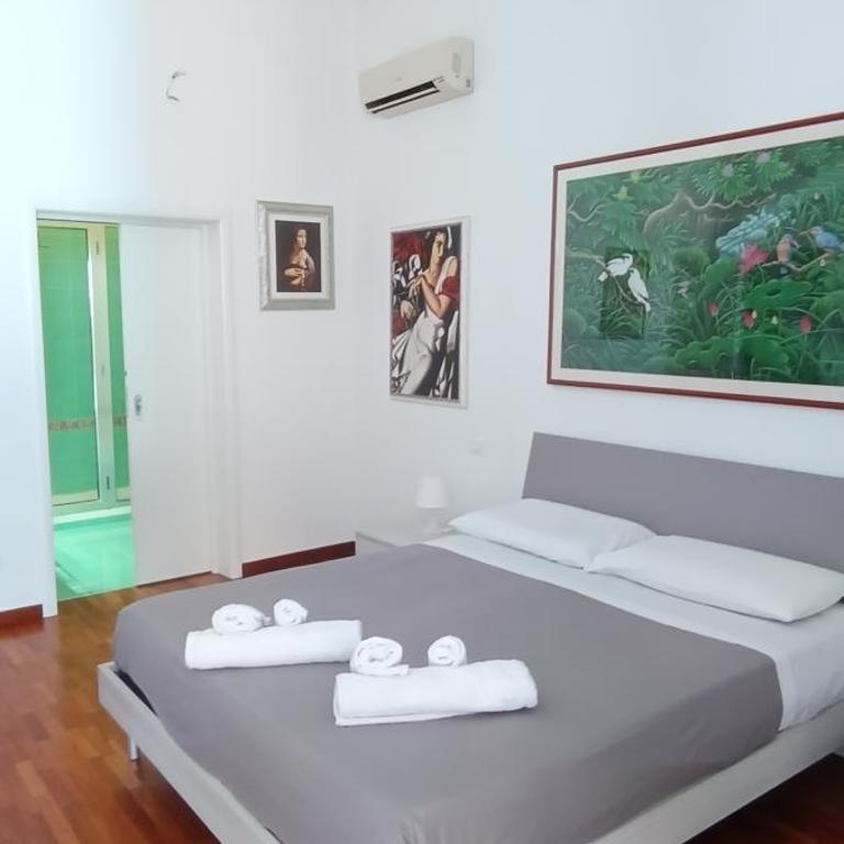 Casa Flora - Two-Bedroom Deluxe Apartment with Balcony - 4