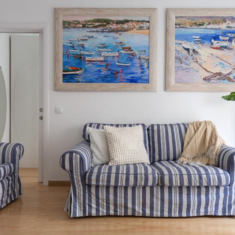 Lets Holidays Centric Apartment in Barcelona - Three-Bedroom Apartment - 25