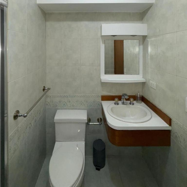 Apartment in Campo Alegre Chacao - Privileged Location - Apartamento de 2 dormitorios - 24