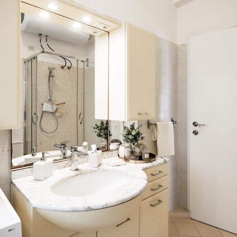 Geppy Vacation home near Saint Peter Basilica - Two-Bedroom Deluxe Apartment with Balcony - 24