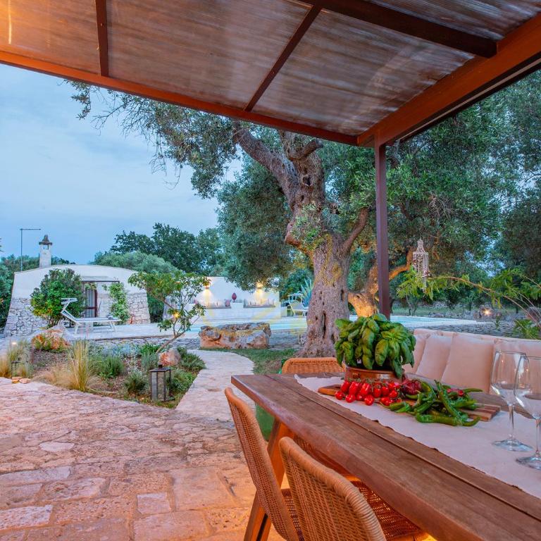 TD Trulli Chiara Tastefully Decorated Trulli with Pool - Two-Bedroom House - 3