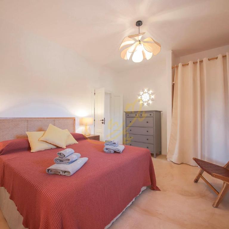 TD Trulli Chiara Tastefully Decorated Trulli with Pool - Two-Bedroom House - 4