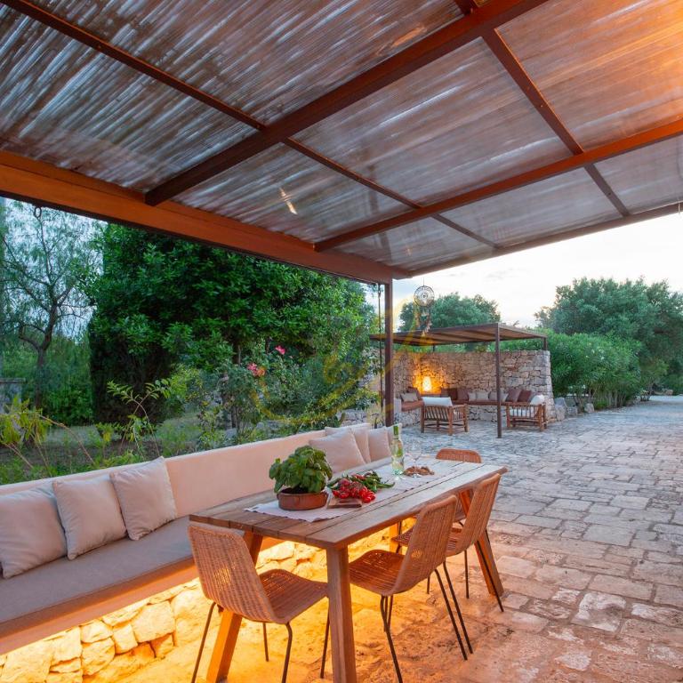 TD Trulli Chiara Tastefully Decorated Trulli with Pool - Two-Bedroom House - 5