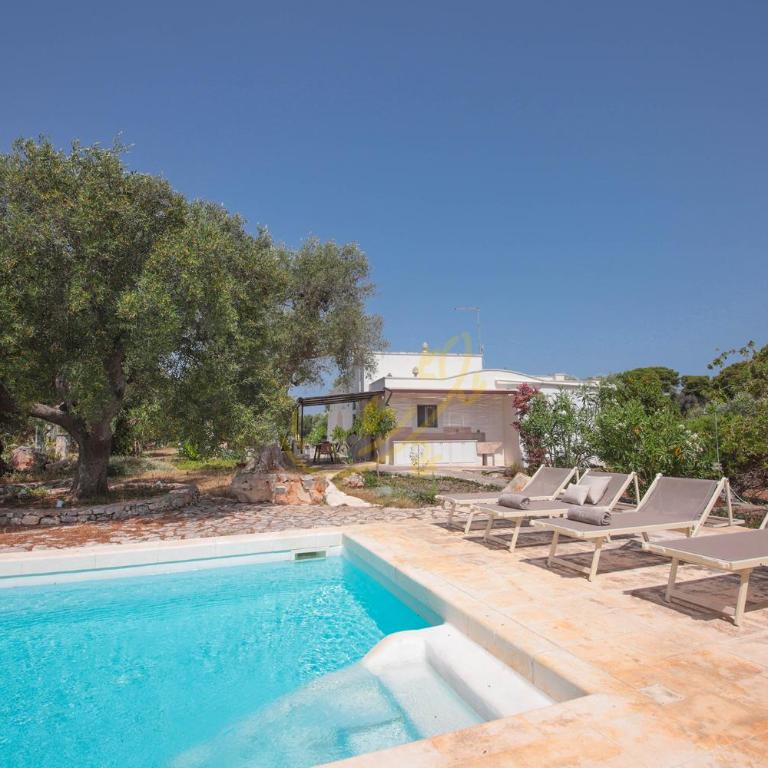 TD Trulli Chiara Tastefully Decorated Trulli with Pool - Two-Bedroom House - 10
