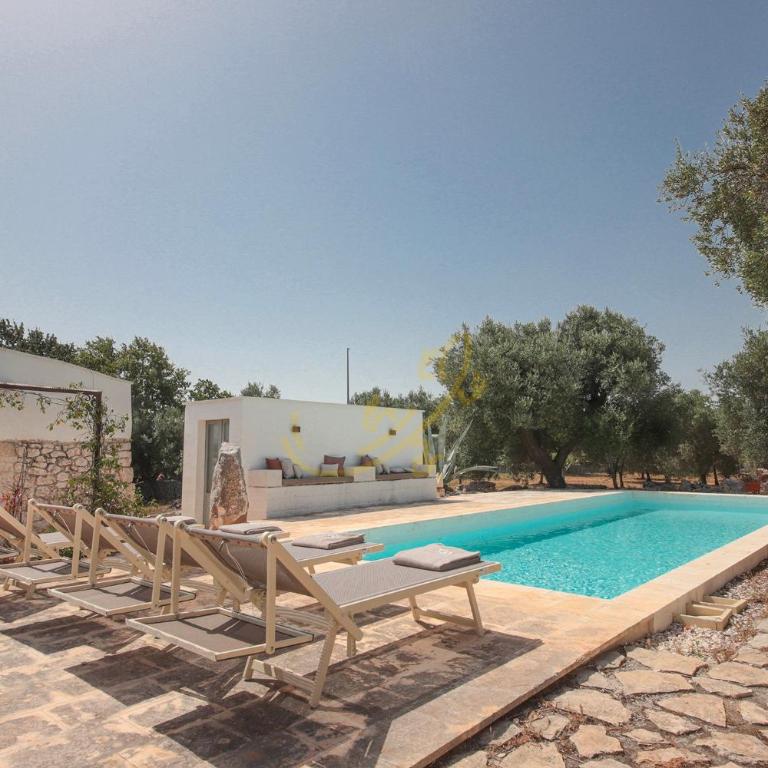 TD Trulli Chiara Tastefully Decorated Trulli with Pool - Two-Bedroom House - 12
