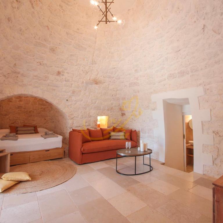 TD Trulli Chiara Tastefully Decorated Trulli with Pool - Two-Bedroom House - 14