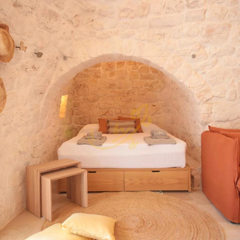 TD Trulli Chiara Tastefully Decorated Trulli with Pool - Two-Bedroom House - 16