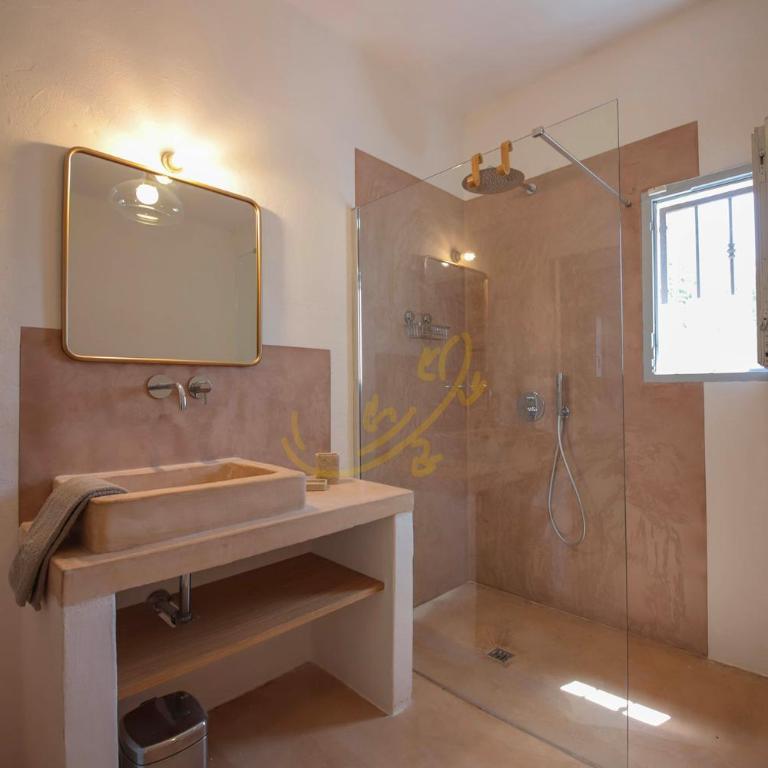 TD Trulli Chiara Tastefully Decorated Trulli with Pool - Two-Bedroom House - 24