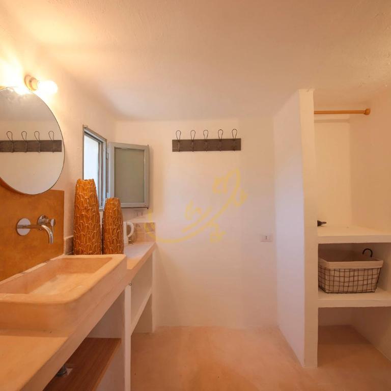 TD Trulli Chiara Tastefully Decorated Trulli with Pool - Two-Bedroom House - 28