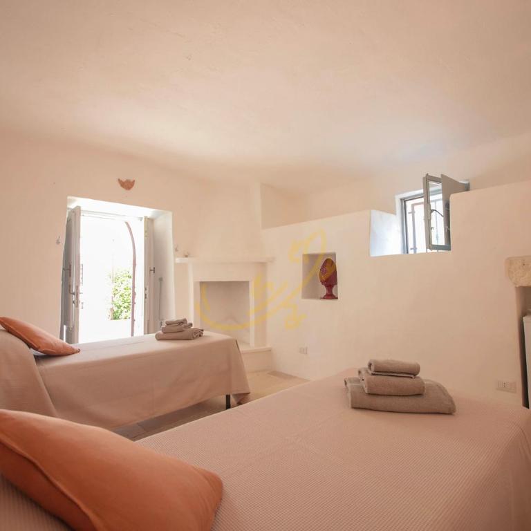 TD Trulli Chiara Tastefully Decorated Trulli with Pool - Two-Bedroom House - 31