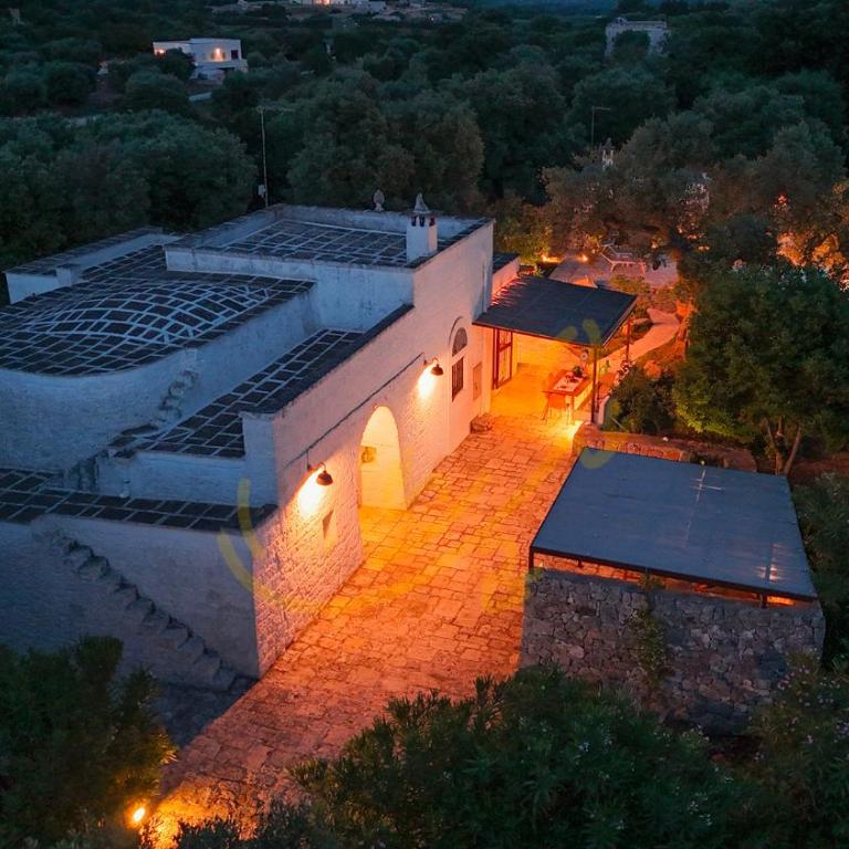TD Trulli Chiara Tastefully Decorated Trulli with Pool - Two-Bedroom House - 33