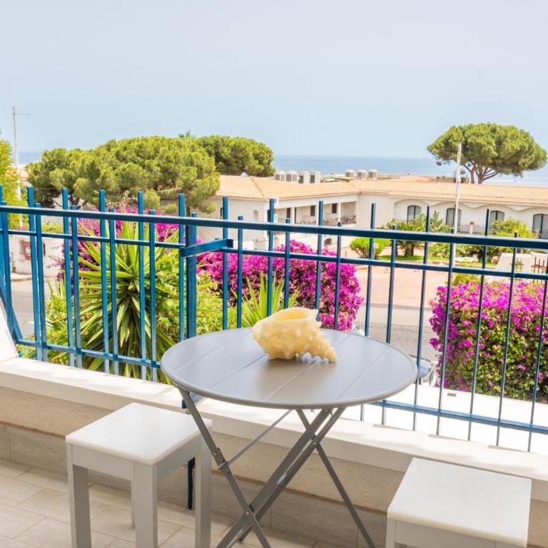 La Finestra sul Mare Apartment - Appartamento Deluxe con 2 Camere da Letto - 1