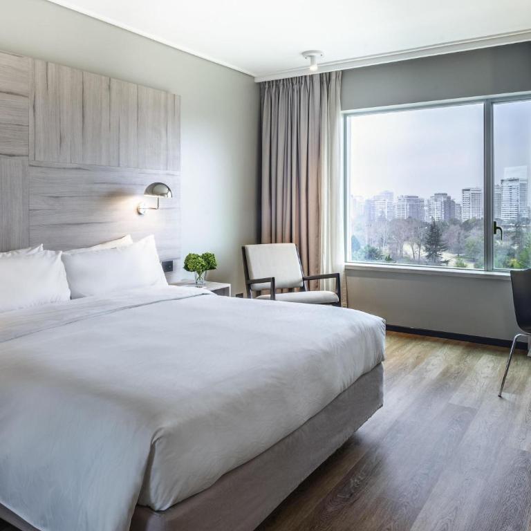Pullman Santiago Vitacura - Habitación Doble Deluxe con vistas - 1 cama grande - 1