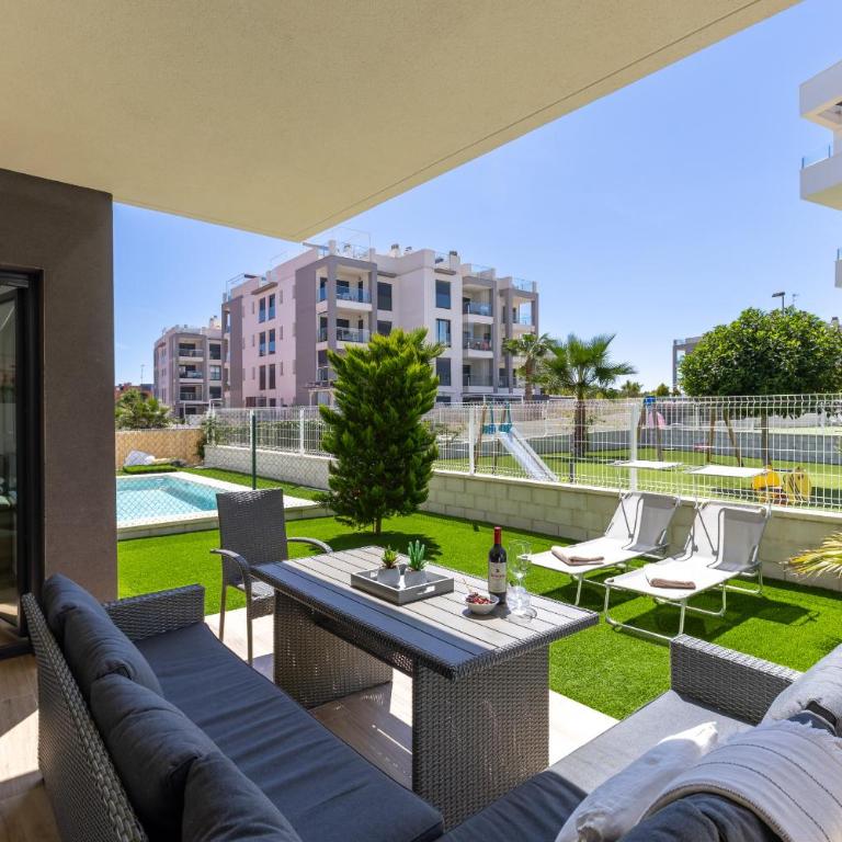 Casa Valentino - Elegant Apartment with Pool Access & Sunny Terrace - Apartamento con balcón - 1