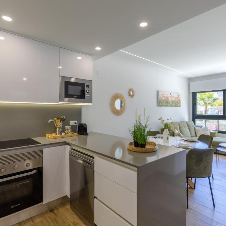 Casa Valentino - Elegant Apartment with Pool Access & Sunny Terrace - Apartamento con balcón - 35