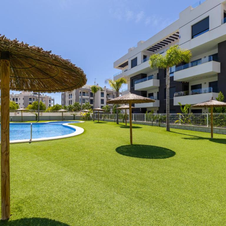 Casa Valentino - Elegant Apartment with Pool Access & Sunny Terrace - Apartamento con balcón - 47