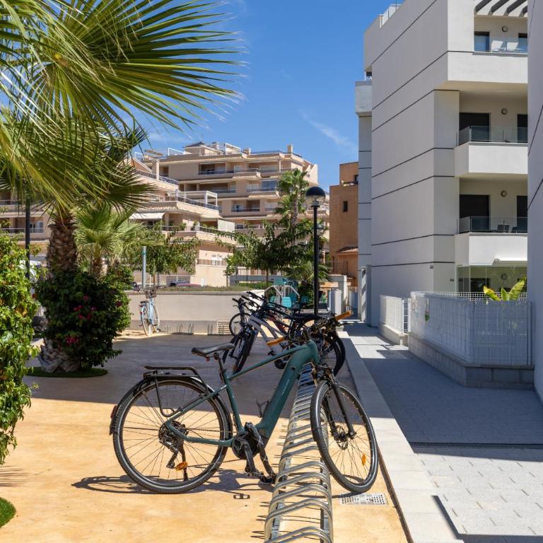 Casa Valentino - Elegant Apartment with Pool Access & Sunny Terrace - Apartamento con balcón - 55