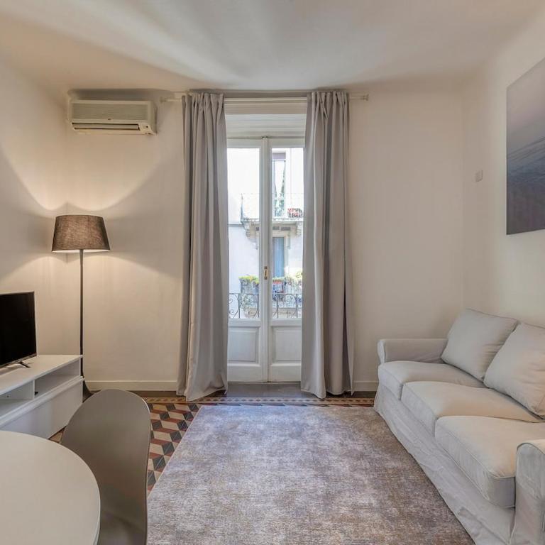 Sempione12-Elegante Bilo with Balcony - B Home - Appartamento con 1 Camera da Letto e Balcone - 10