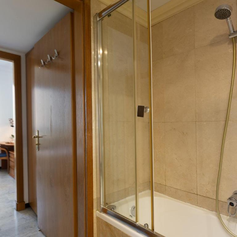 Lets Holidays Apartment Sea Views in Barcelona - Two-Bedroom Apartment with Sea View - 18