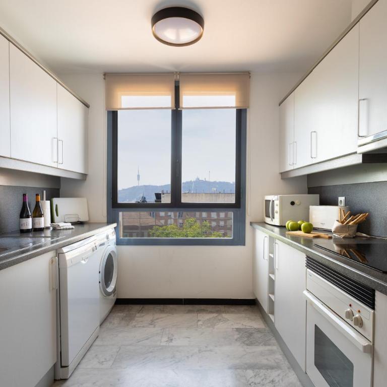 Lets Holidays Apartment Sea Views in Barcelona - Two-Bedroom Apartment with Sea View - 30