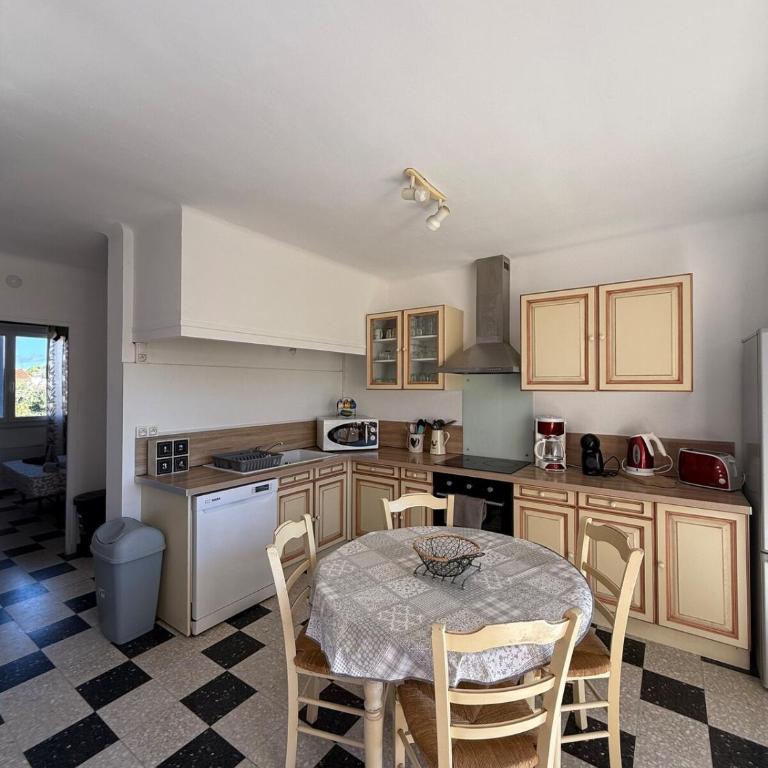 maison avec vue mer, terrasse, parking privé jardin et équipements famille - Maison 2 Chambres - 9