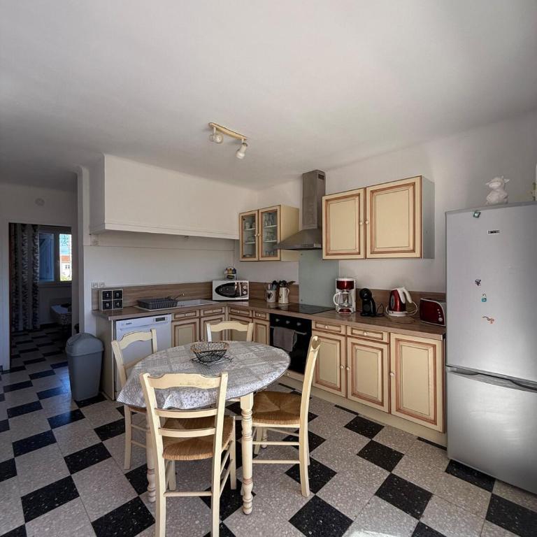 maison avec vue mer, terrasse, parking privé jardin et équipements famille - Maison 2 Chambres - 10