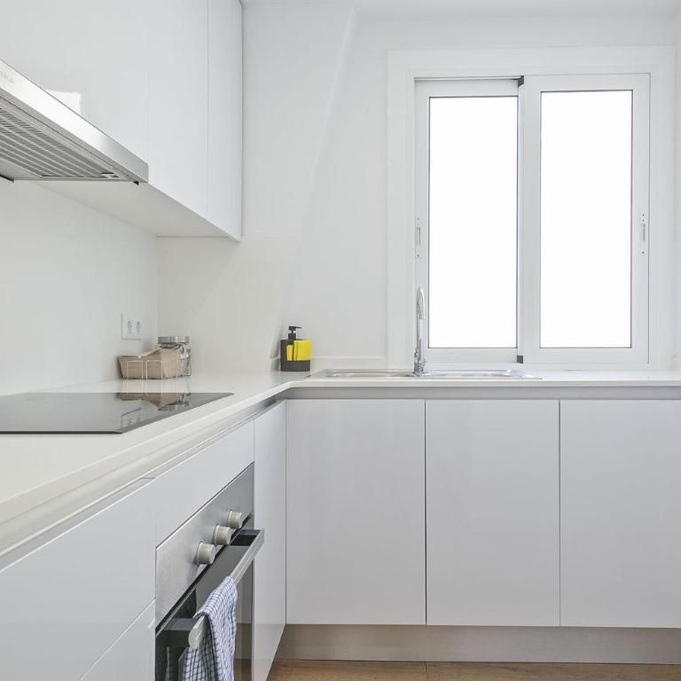 The White Flats Les Corts - Superior Apartment with Balcony G52 - 5