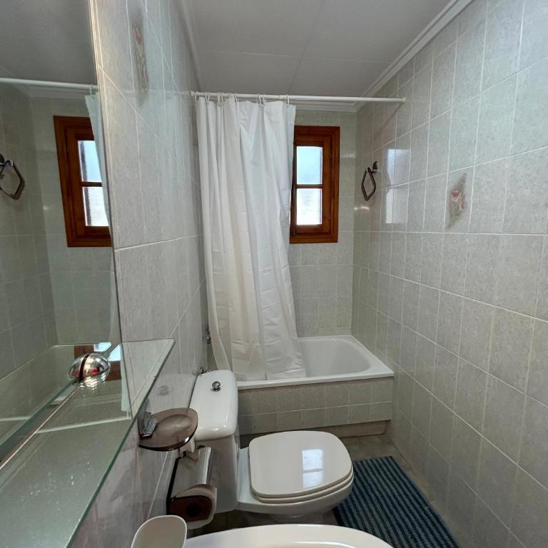 Casa familiar - Three-Bedroom House - 15