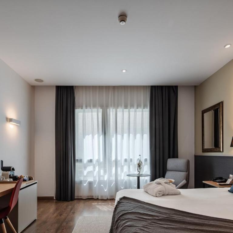 Hotel Crowne Plaza Madrid Airport - Premium Zimmer - 5