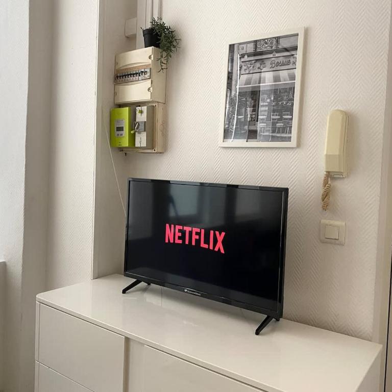 Suite 100 Belmondo Cosy Apartment Paris Center - Appartement - 9